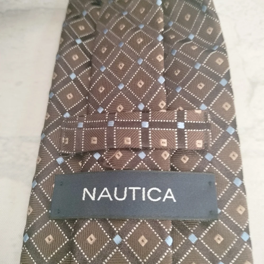 Nautica Brown Blue Geometric  Woven Men's Tie Necktie Silk Made in USA Formal